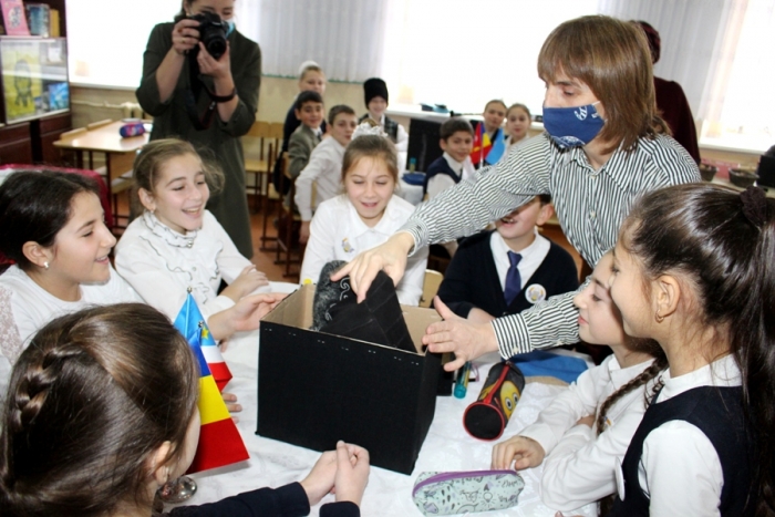 Komrat gimnaziya - uşak baş&ccedil;ası Suleyman Demirel adına katıldı regional a&ccedil;ık ders konkursuna