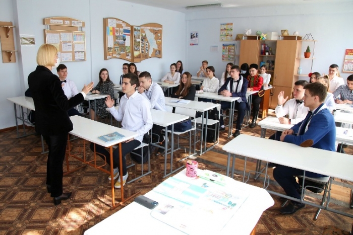 Выбор будущей профессии: Башкан провела беседы с учащимися 12-х классов села Конгаз